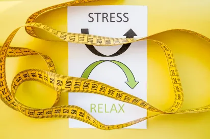 តើភាពតានតឹង (Stress) ធ្វើឱ្យឡើងទម្ងន់ដោយរបៀបណា? និងវិធីសាស្ត្របែបវិទ្យាសាស្ត្រដើម្បីទប់ទល់