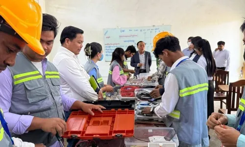 កម្មវិធី "គន្លងអប់រំថ្មី" នឹងបង្កើនឱកាសការងារសម្រាប់សិស្សក្នុងវិស័យបច្ចេកទេស និងវិជ្ជាជីវៈ