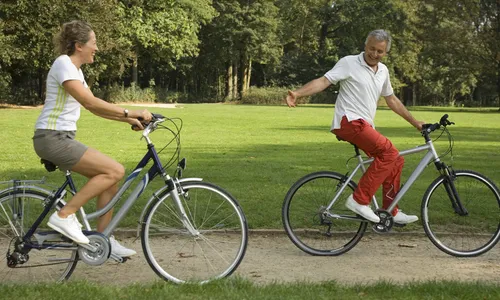 តើការដើរ និងការជិះកង់ មួយណាផ្ដល់ផលល្អជាងសម្រាប់សុខភាព?