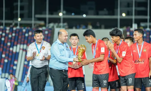 ឯកឧត្តម ហ៊ុន ម៉ានី ៖ ការប្រកួតពានរង្វាន់ «ជើងឯកវិទ្យាល័យ» រួមចំណែកអភិវឌ្ឍសមត្ថភាព និងបណ្តុះទម្លាប់ល្អ ការងារជាក្រុម និងភាពទទួលខុសត្រូវរបស់យុវជន
