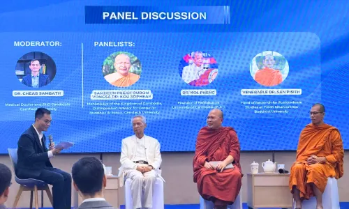“​AI​ ​មិន​ត្រូវ​ធ្វើឱ្យ​មនុស្ស​គិត​ដូច​ម៉ាស៊ីន​ទេ​” ​អ្នកជំនាញ​អំពាវនាវ​ឱ្យ​លើកកម្ពស់​ សតិ ​បញ្ញា​ ​និង​ករុណា​