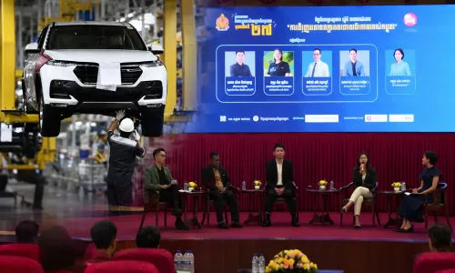 កម្ពុជា​ត្រូវការ​អ្នកជំនាញ​ថាមពល​ស្អាត​ ​(​EV​) ​ជិត​ ​៣​ម៉ឺន​នាក់​ ​ដើម្បី​ឆ្លើយតប​ការ​ប្រើប្រាស់​រថយន្ត​អគ្គិសនី​ ​៧៧​ម៉ឺន​គ្រឿង​ ​នៅ​ឆ្នាំ​២០៣០​