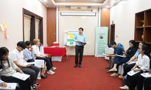 យុវជនកម្ពុជាផ្ដើមងាកមកពង្រឹងចំណេះដឹងហិរញ្ញវត្ថុ ដើម្បីទប់ទល់នឹងបញ្ហាចំណាយលើសចំណូល