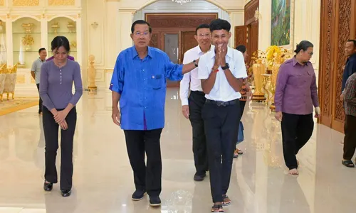 ពី F ទៅ A ៖ វ៉ាន សែនវ៉ា ជំនះការលំបាក តស៊ូសិក្សាឡើងវិញ រហូតសម្រេចក្តីស្រមៃ និងទទួលការលើកទឹកចិត្តពីសម្តេចតេជោ