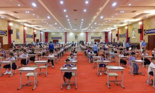 សិស្សកម្ពុជា​ជាង២រយនាក់ ចូលរួមប្រឡងគណិតវិទ្យាសិង្ហបុរី (SMC) ២០២៦ នៅខេត្តកំពត