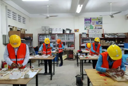 យុវជនប្រមាណ ១២ម៉ឺននាក់ ទទួលការបណ្តុះបណ្តាលជំនាញពីកម្មវិធី TVET ១.៥M របស់រាជរដ្ឋាភិបាល