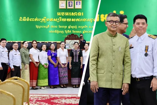 គ្រូ និងមន្រ្តីអប់រំ ៨៦៣នាក់ ទទួលគ្រឿងឥស្សរិយយសពីក្រសួងអប់រំ