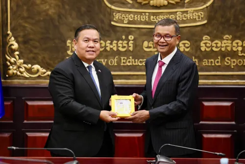 កម្ពុជា​-​ឡាវ ​គ្រោង​ចុះ​ ​MoU​ ​ពង្រីក​កិច្ចសហប្រតិបត្តិការ​លើ​វិស័យ​អប់រំ​