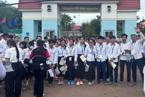 បេក្ខជន​បាក់ឌុប​ត្រៀមខ្លួន​ជ្រើសរើស​ជំនាញ​សិក្សា​បន្ត ​ខណៈ​អ្នកឃ្លាំមើល​សង្គម​ស្នើ​ឱ្យ​ជ្រើសរើស​តាម​ឧបនិស្ស័យ​ និង​សមត្ថភាព​