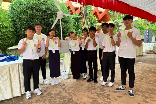 ពី​ខ្យល់សមុទ្រ​ទៅ​អគ្គិសនី ​៖​ ​សិស្ស​វិទ្យាល័យ​មួយ​ក្រុម​បង្កើត​តួប៊ីន​ខ្យល់​ជា​ស្នាដៃ​ច្នៃប្រឌិត​
