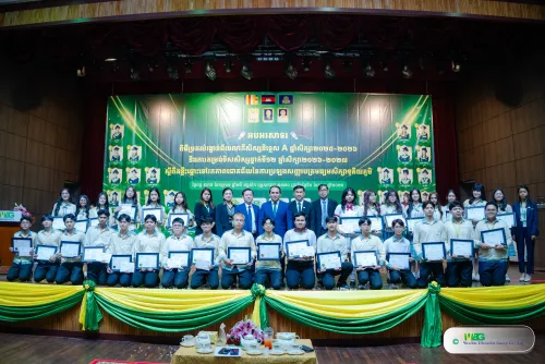 វេសឡាញ លើកទឹកចិត្តសិស្សនិទ្ទេស A និងត្រៀមសិស្សថ្នាក់ទី១២ ឆ្ពោះទៅកាន់ការសិក្សាបន្ទាប់