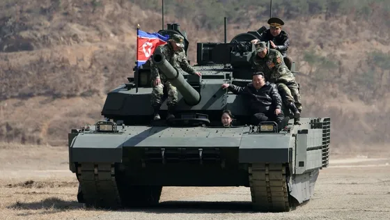 លោក គីម ជុងអ៊ុន នាំកូនស្រី គីម ជូអេ ជិះរថក្រោះ - AMS Article Thumbnail