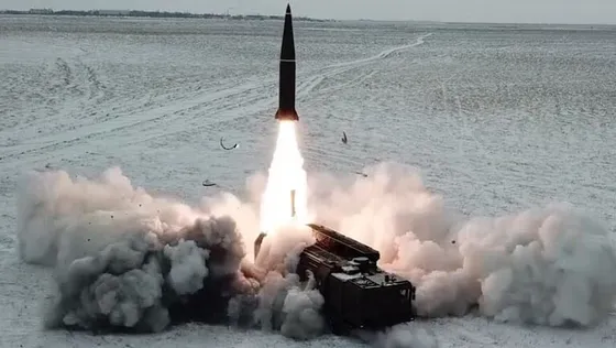 រុស្ស៊ី បាញ់មីស៊ីលថ្មី Iskander-1000 វាយលុកអ៊ុយក្រែន ចម្ងាយ ១,០០០ គីឡូម៉ែត្រ - AMS Article Thumbnail