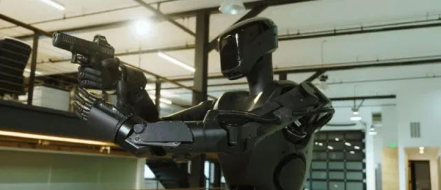 អ៊ុយក្រែន បង្ហាញរ៉ូបូតមានរូបរាងដូចមនុស្ស Phantom MK-1 កាន់អាវុធប្រយុទ្ធនៅក្នុងសមរភូមិជួរមុខ - AMS Article Thumbnail