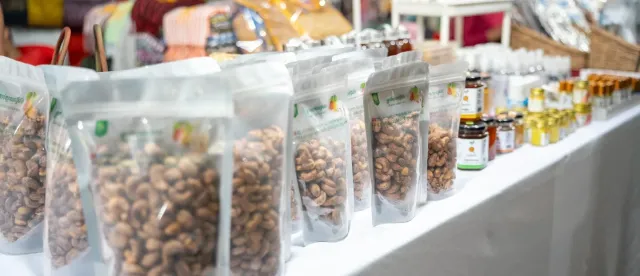 យុទ្ធនាការផលិតផលជាតិ MadeInCambodia ជួយលើកកម្ពស់ផលិតផលក្នុងស្រុក ប៉ុន្តែទាមទារវិធានការបន្ថែម - AMS Article Thumbnail