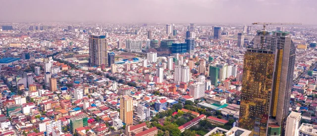 ហាង​ឆេងដីធ្លីនៅតំបន់មួយចំនួនក្នុងរាជធានីភ្នំពេញបន្តធ្លាក់ចុះ​ ខណៈអ្នកទិញនៅបន្តរក​ដីដែលលក់​ក្រោមតម្លៃទីផ្សារ​ - AMS Article Thumbnail