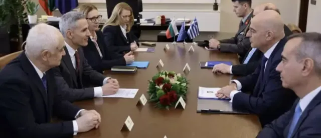 ប៊ុលហ្គារី និងក្រិក ប្តេជ្ញាកសាងកិច្ចសហប្រតិបត្តិការដើម្បីធានាសន្តិសុខតំបន់ប៉ែកខាងកើតណាតូ - AMS Article Thumbnail