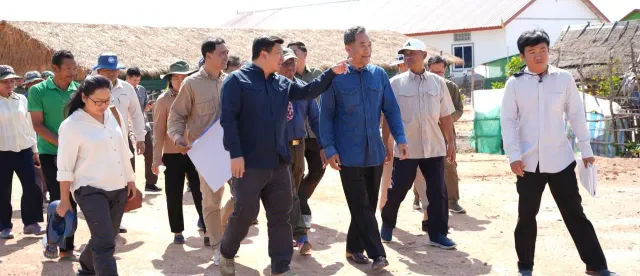 ឧបនាយករដ្ឋមន្ត្រី​ សាយ សំអាល់ ជំរុញឱ្យពង្រីកការកសាងហេដ្ឋារចនាសម្ព័ន្ធបន្ថែមនៅទីតាំងដីសម្បទានសង្គមកិច្ច​ និងសេដ្ឋកិច្ច ក្នុងខេត្តកំពង់ឆ្នាំង - AMS Article Thumbnail