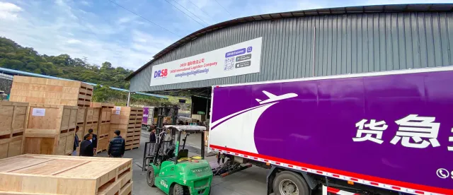 វិស័យឯកជនសហការគ្នាពង្រឹង​ប្រព័ន្ធ​អេកូឡូស៊ីភស្តុភារកម្ម និងពាណិជ្ជកម្មអេឡិចត្រូនិកនៅកម្ពុជា - AMS Article Thumbnail