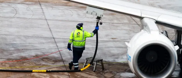 ប្រទេសសេដ្ឋកិច្ចធំៗនៅអាស៊ីចេញវិធានការបណ្តោះអាសន្នក្នុងគ្រាតម្លៃប្រេងយន្តហោះឡើងថ្លៃខ្ពស់ - AMS Article Thumbnail