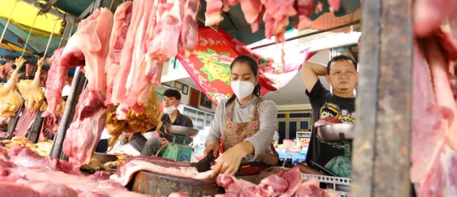 តម្រូវការសាច់ជ្រូកកើនឡើង តែតម្លៃមិនឡើង នៅក្នុងឱកាសបុណ្យចូលឆ្នាំថ្មី - AMS Article Thumbnail