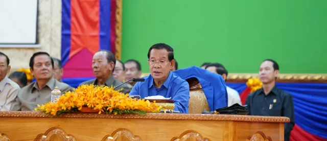 សម្តេចតេជោ ហ៊ុន សែន គាំទ្រសេវាលឿនរហ័ស របស់ក្រសួងរៀបចំដែនដី ក្នុងការធ្វើបណ្ណកម្មសិទ្ធិដីធ្លីជូនប្រជាពលរដ្ឋ - AMS Article Thumbnail