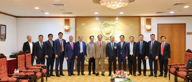 អ្នកឧកញ៉ា គិត ម៉េង៖ កម្ពុជា-វៀតណាម​ដាក់គោលដៅពាណិជ្ជកម្ម ២០ ពាន់លានដុល្លារ ខណៈវៀតណាមជាដៃគូសេដ្ឋកិច្ចសំខាន់ - AMS Article Thumbnail