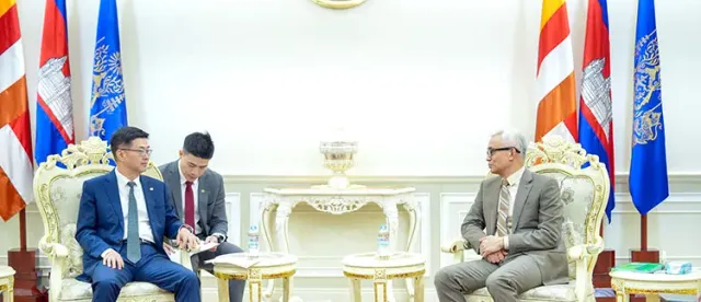 ឥណទាន​សម្បទាន​ពី​ ​China ​Eximbank ​ជិត​ ៦ ពាន់​លាន​ដុល្លារ​ គាំទ្រ​ហេដ្ឋារចនាសម្ព័ន្ធ​កម្ពុជា​ - AMS Article Thumbnail