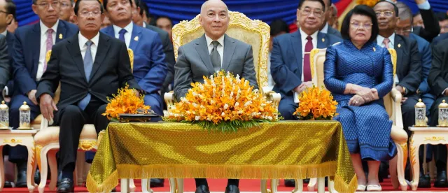 ព្រះមហាក្សត្រ ស្ដេចយាងសម្ពោធដាក់ឱ្យប្រើប្រាស់វិមានសាមគ្គីភាពនៃព្រឹទ្ធសភាកម្ពុជា - AMS Article Thumbnail