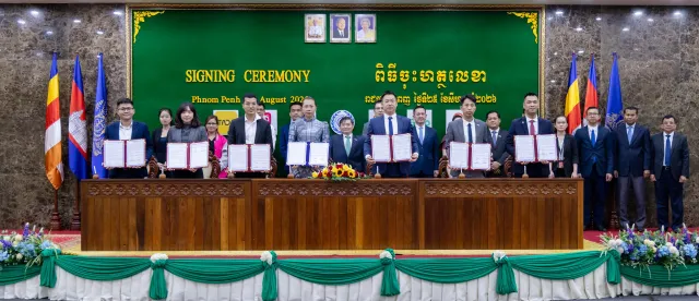 ក្រសួងការងារ ចាប់ដៃគ្នាជាមួយវិស័យឯកជន លើកកម្ពស់ការផ្សព្វផ្សាយព័ត៌មានទីផ្សារការងារ និងសេវាការងារដល់សាធារណជន - AMS Article Thumbnail
