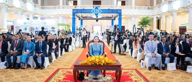 ចូលរួមដោយសេរី ! វេទិកាពាណិជ្ជកម្មឌីជីថលកម្ពុជា និងពិព័រណ៍អនឡាញ លើកទី៣ នឹងវិលត្រឡប់មកវិញនាចុងសប្ដាហ៍នេះហើយ - AMS Article Thumbnail
