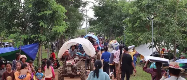 ជម្លោះ​​ព្រំដែន​​កម្ពុជា​-​ថៃ​៖​ ​គ្រឹះស្ថានធនាគារ និងហិរញ្ញវត្ថុ​​ពន្យារ​សង​ឥណទាន​ជាង​​ ២៥០ ​លាន​ដុល្លារ​ - AMS Article Thumbnail