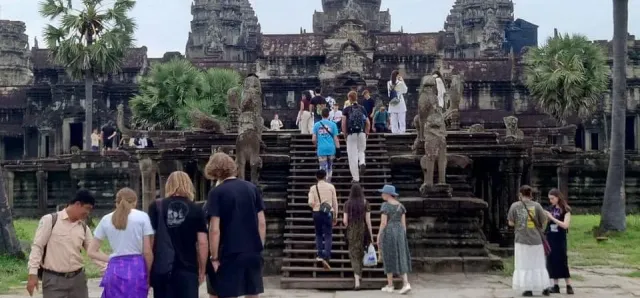 Thumbnail for ចំណូលពីរមណីយដ្ឋាន​អង្គរ ធ្លាក់​ចុះប្រមាណ ៣០ភាគរយ ក្នុងរយៈពេល២ខែ ដើមឆ្នាំ២០២៦