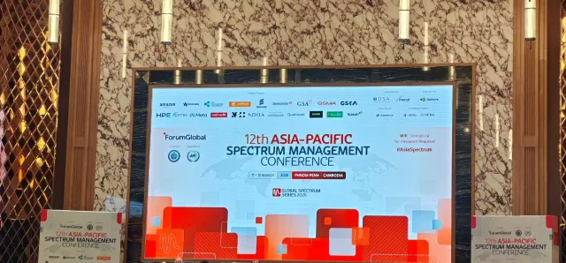 Thumbnail for កម្ពុជាកំពុងពន្លឿនបរិវត្តកម្មឌីជីថល ខណៈថ្នាក់ដឹកនាំក្នុងវិស័យទូរគមនាគមន៍ក្នុងតំបន់ជួបជុំគ្នានៅភ្នំពេញ