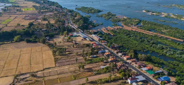 Thumbnail for រយៈពេល​១ឆ្នាំ​ ខេត្តក្រចេះទទួល​បានសំណើ​សុំ​វិនិយោគចំនួន​១៦គម្រោង​ដែលមានទុន​ប្រមាណជាង​១ពាន់​លានដុល្លារ​