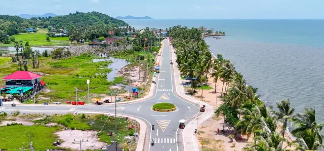 Thumbnail for ខេត្តជាប់​ឆ្នេរ​សមុទ្រ​កម្ពុជា ទទួល​គម្រោង​វិនិយោគ​ចំនួន ​២០ ក្នុងរយៈពេល ៣ ខែ ដើមឆ្នាំនេះ​