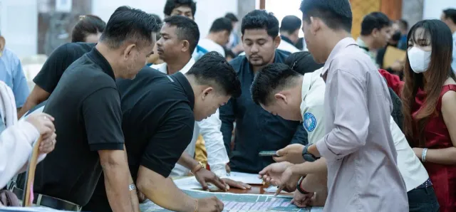 Thumbnail for ក្រសួងយុត្តិធម៌ផ្ដល់យន្តការ ការពារពលរដ្ឋពីហានិភ័យក្នុងការទិញ-លក់អចលនវត្ថុ