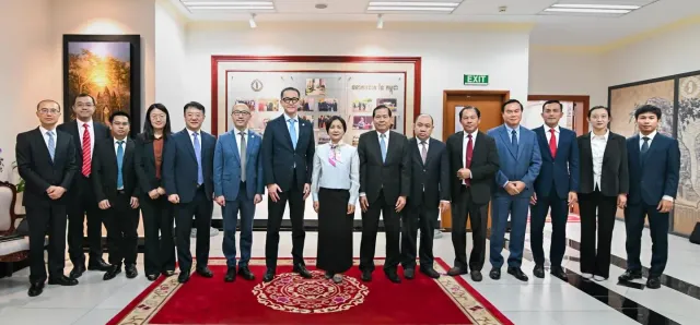 Thumbnail for AMRO ៖ កម្ពុជា រក្សាបានភាពធន់ផ្នែកសេដ្ឋកិច្ច និងមានមូលដ្ឋានសេដ្ឋកិច្ចរឹងមាំ