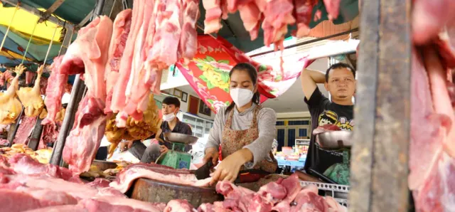 Thumbnail for តម្រូវការសាច់ជ្រូកកើនឡើង តែតម្លៃមិនឡើង នៅក្នុងឱកាសបុណ្យចូលឆ្នាំថ្មី