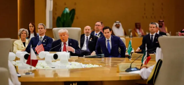 Thumbnail for រដ្ឋបាល Trump ជំរុញឱ្យអារ៉ាប៊ី​សាអូឌីត ​ទទួលស្គាល់​អ៊ីស្រាអែល​ ដើម្បីអាច​ទទួលបាន​បច្ចេកវិទ្យា​នុយក្លេអ៊ែរ​ពី​អាមេរិក​