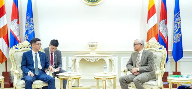 Thumbnail for ឥណទាន​សម្បទាន​ពី​ ​China ​Eximbank ​ជិត​ ៦ ពាន់​លាន​ដុល្លារ​ គាំទ្រ​ហេដ្ឋារចនាសម្ព័ន្ធ​កម្ពុជា​