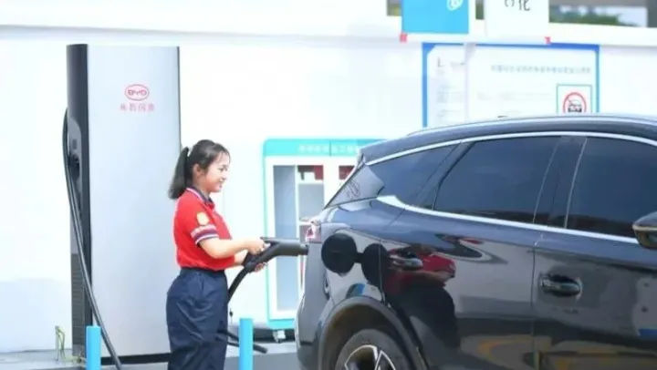 តម្លៃរថយន្តអគ្គិសនីនឹងអាចធ្លាក...