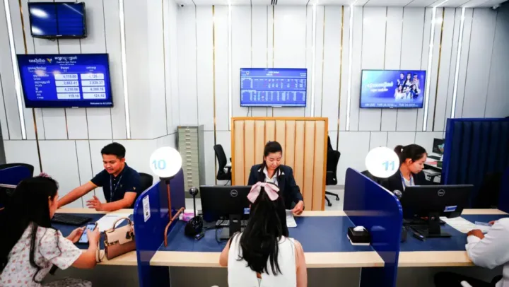 ធនាគារធំៗនៅកម្ពុជាឈរជើងយ៉ាងរឹង...