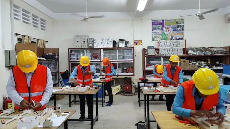 យុវជនប្រមាណ ១២ម៉ឺននាក់ ទទួលការបណ្តុះបណ្តាលជំនាញពីកម្មវិធី TVET ១.៥M របស់រាជរដ្ឋាភិបាល