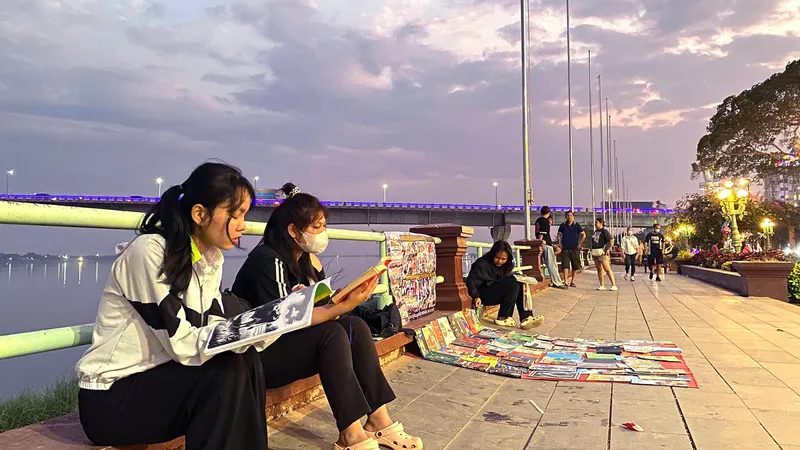 បណ្ណាល័យចល័តនៅច្រាំងទន្លេ ខេត្តកំពង់ចាម ត្រូវផ្អាកដោយសារខ្វះសៀវភៅ និងការធ្លាក់ចុះចំនួនអ្នកអាន