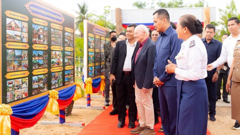 អង្គការកុមារកម្ពុជារីករាយ វិនិយោគជាង ១៧,៣ លានដុល្លារ គាំទ្រសាលារៀន ១៨១កន្លែង លើកកម្ពស់គុណភាពអប់រំសម្រាប់កុមារក្រីក្រ និងងាយរងគ្រោះ