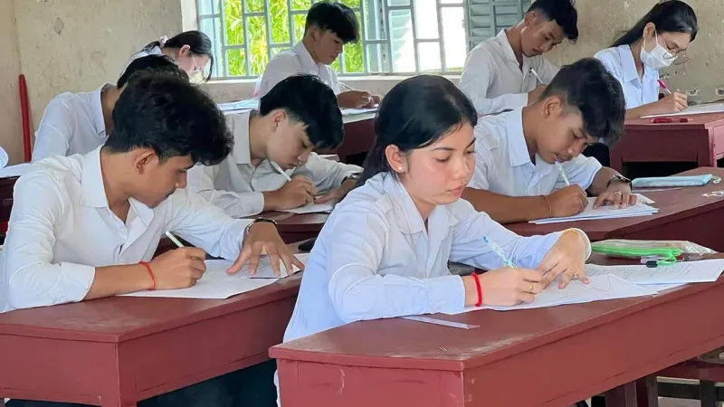 ឈប់​បារម្ភ​! ​អតីត​សិស្ស​និទ្ទេស​ ​A​ ​បង្ហើប​គន្លឹះ​ចងចាំ​រូប​មន្ត ​សម្រាប់​ថ្នាក់​វិទ្យាសាស្រ្ត​