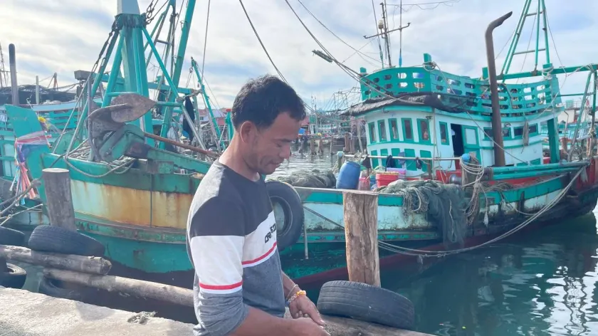 ប្រជានេសាទផ្អាកចេញទូកប្រមូលផលស...