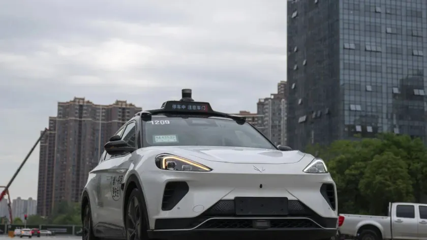 ៥ឆ្នាំទៀត ចិននឹងមានឡានតាក់ស៊ីគ...