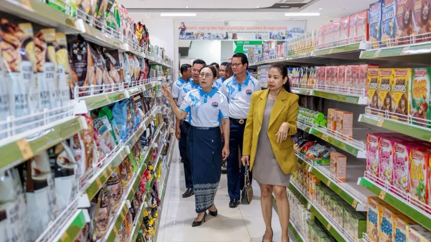 ផ្សារទំនើប ម៉ាត និងមីនីម៉ាតជាច...